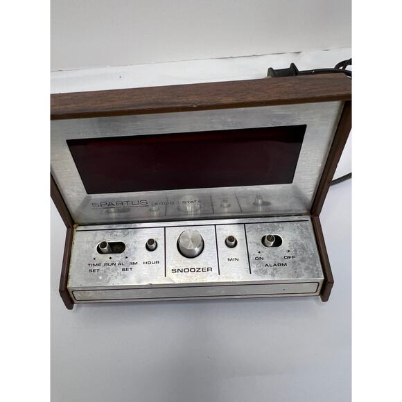Vintage Spartus Alarm Clock Model 21-3004-500 Solid-State Quartz Retro - Picture 3 of 7
